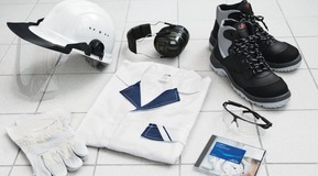 Helmet, ear protection caps, safety shoes, safety gloves, working clothing, safety glasses, CD-ROM containing LIPROTECT basic infos.